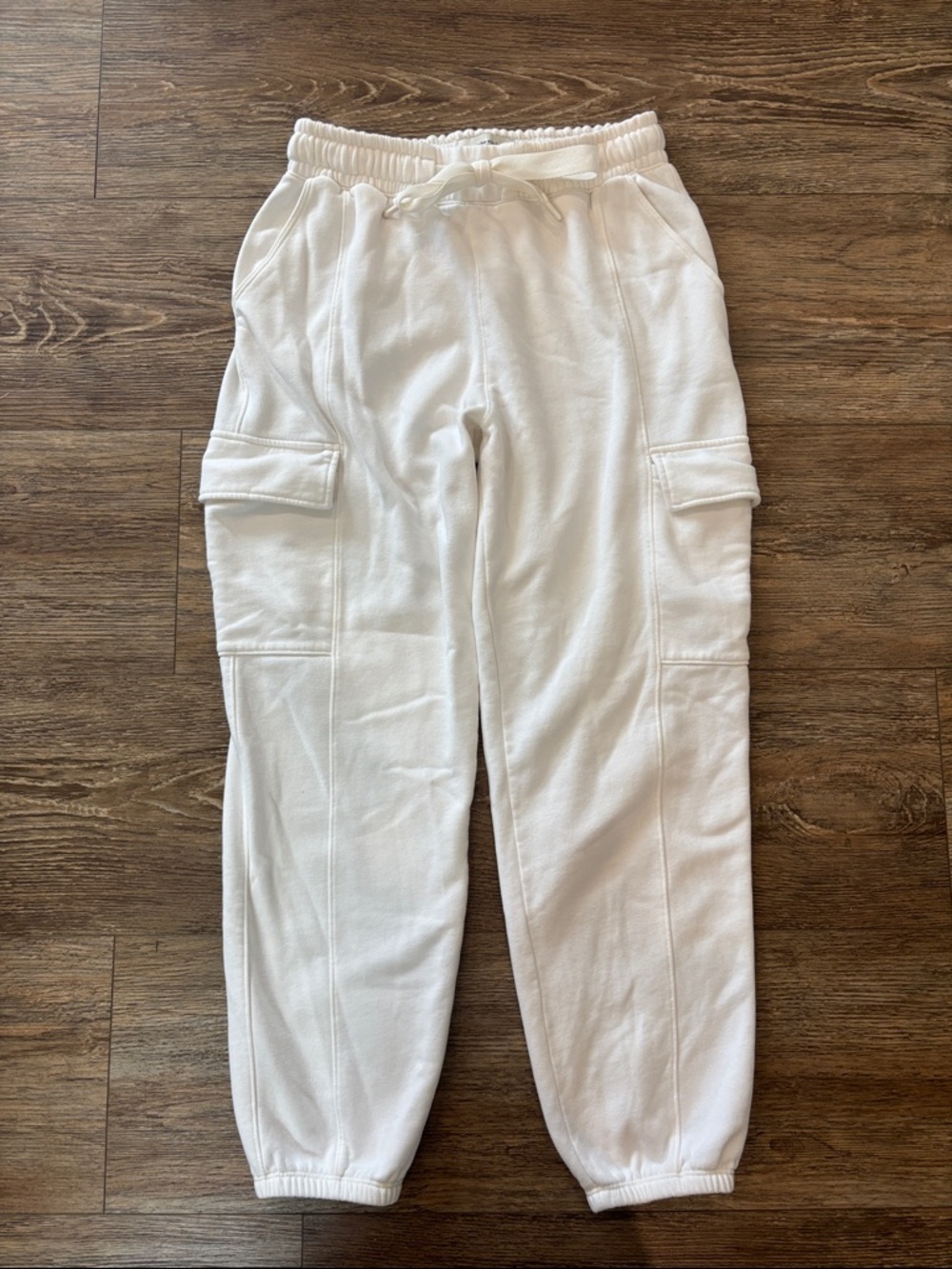 Abercrombie & Fitch Women’s Cargo Jogger Sweatpants in White Women's Size Medium